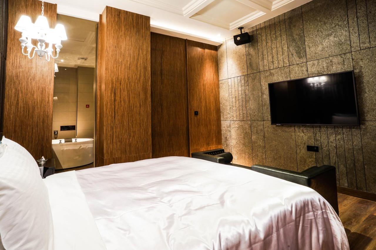 Shu Xin Motel Nantou Exterior photo